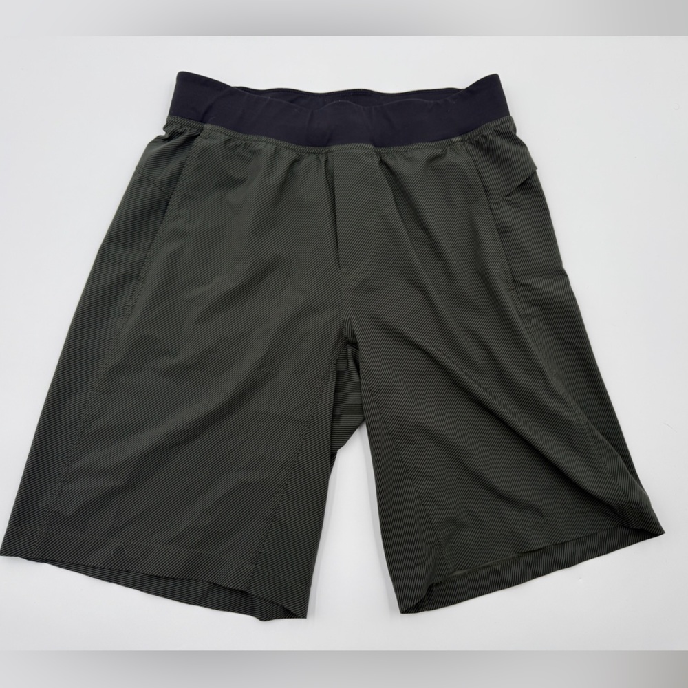 Men's Green Lululemon Shorts‎ - Size Medium